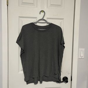 Under Armour T-shirt